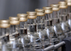 Двое волжан похитили из магазина 38 ящиков водки