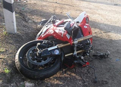 При столкновении с фурой на трассе под Волгоградом погиб мотоциклист