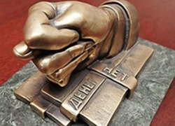 В Волгограде директор строительной фирмы обманул рабочих на 1,7 миллионов 