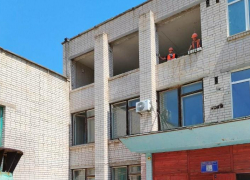 В двух школах Волжского продолжаются работы по капитальному ремонту