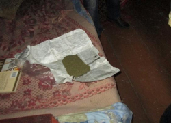 Драгдилер из Волжского хранил дома более килограмма марихуаны