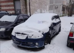 В Волжском продолжают борьбу с брошенными машинами