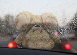 В Волжском 9-летнего ребенка сбили во дворе собственного дома