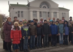 В Волжском юные спортсмены школы олимпийского резерва по плаванию обвинили чиновников во лжи