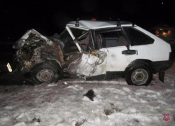 На трассе под Волгоградом житель Мурманской области чудом выжил после столкновения с грузовиком