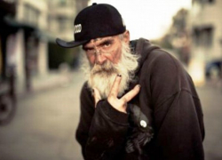 Под Волгоградом пенсионер-бандит разворовал автобус начальницы