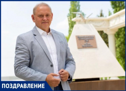 Глава Волжского Игорь Воронин поздравил учителей с профессиональным праздником