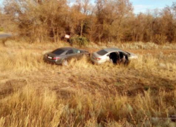 Водитель на Toyota во время обгона влетел в Nissan в Быковском районе