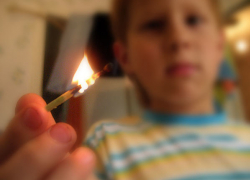 Под Волгоградом детская шалость стала причиной пожара 