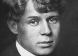 В Волжском к Высоцкому хотят "подселить" Есенина