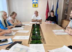 Жители лично пожаловались Воронину на парковки и «Ноосферу»: смотрим, чем закончилось