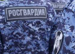 В Волжском задержали рецидивиста, пытавшегося вынести из ТЦ еду и обувь