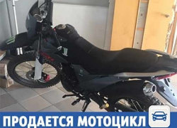 Мотоцикл и шлем продаются в Волжском
