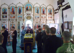 В Волжской колонии покрестили заключенных