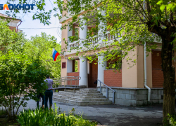 Детская площадка за 6 миллионов: в Волжском будут судить директора фирмы за хищение и «откат» чиновнику