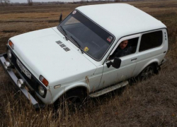 40 лет легендарной "Ниве": волжанин прокачал отечественное авто до крутого внедорожника 