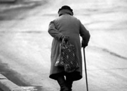 Пожилую волжанку сбили сразу два автомобиля