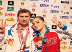 Золото на Олимпиаде в Рио помог завоевать гимнасткам  волжанин Евгений  Гребенкин