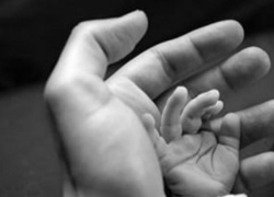 В Камышине пятимесячный малыш получил серьезные ожоги при падении на батарею