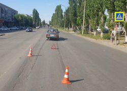 «Семерка» сбила женщину на «зебре» в Волжском