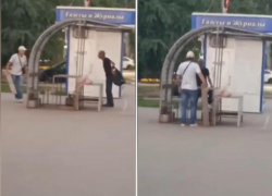 Размахивал ножом и пытался зарезать прохожего: вооруженный мужчина попал на видео в Волжском