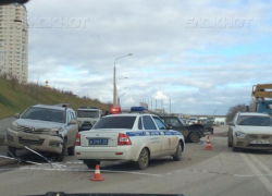 В центре Волгограда столкнулись три автомобиля: есть пострадавшие