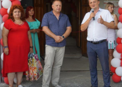 Концертной программой открыли медицинский центр в Волжском