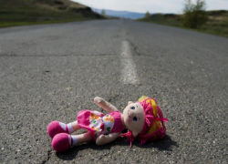 Под Волгоградом пьяный водитель сбил 3-летнюю дочь и скрылся