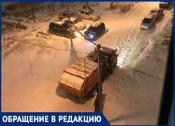 «Зачем нам УК, если сами можем?», - волжане о занесенном снегом дворе