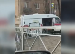 В Волжском произошло ДТП с участием машины скорой помощи