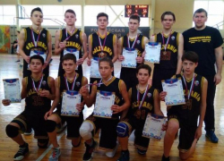 Волжские баскетболисты взяли бронзу чемпионата области