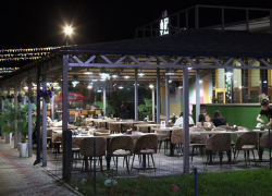Вкусный шашлык, освежающие напитки и шикарный вид города: «Парк-Кафе» приглашает в гости