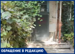 «А где ремонт?» волжанин пожаловался на состояние подъездов дома на Космонавтов