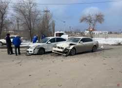 2 человека пострадали в аварии с BMW в Волжском