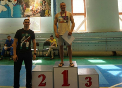 Волжанин Виктор Марук выиграл городской Чемпионат по кикбоксингу без единого удара