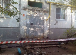 В Волгограде исправлены 44 подъездных козырька 