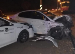 Тройное ДТП в Волгограде попало на видео: есть пострадавшие