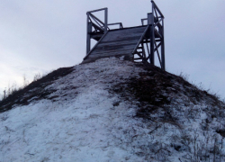 Плюсовые температуры сорвали соревнования по сноуборду на склоне Урюпинска