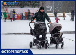 Новогодняя сказка пришла в Волжский 4 января: фото первого снегопада 2024 года