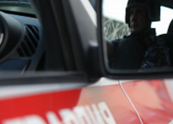 В Волжском мужчина убегал от силовиков из-за ворованного коньяка