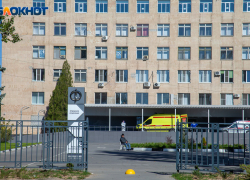 Подмятого под фуру велосипедиста спасают в нейрохирургии Волжского