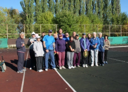 В Волжском ветераны тенниса закрыли сезон