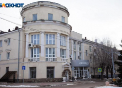 Романтика в ЗАГСе: Молодежный парламент Волжского устроил вечер поэзии для ценителей слова