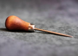 Волжанин напал на соседку по общежитию с шилом