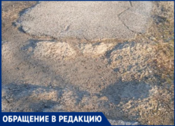 «Идем на работу по грязи»: волжане просят спасти их от ежедневного «кросса с препятствиями»