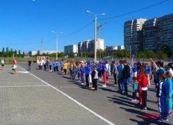 Знаменитые спортсмены региона и волжане вместе провели зарядку