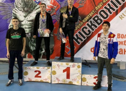 Кикбоксеры померились силой в «Авангарде»