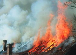 В Верхнепогромном горела хозяйственная постройка
