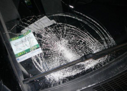 В Волжском автомобиль сбил школьника, перебегавшего дорогу