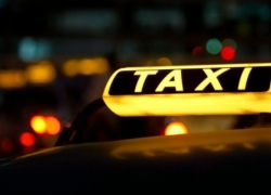 Волгоградка напала на водителя такси из-за открытого окна